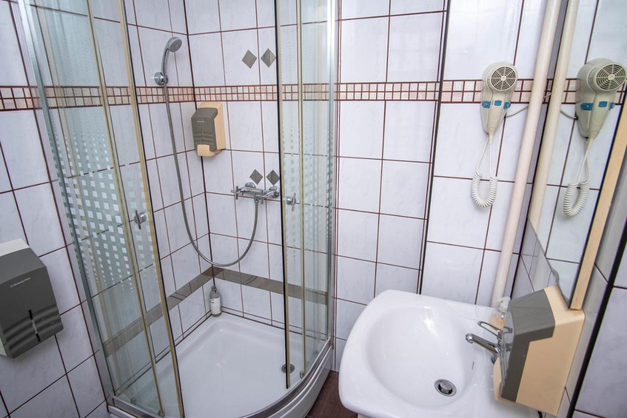 Sobe Amadeus Otel Sesvete Dış mekan fotoğraf